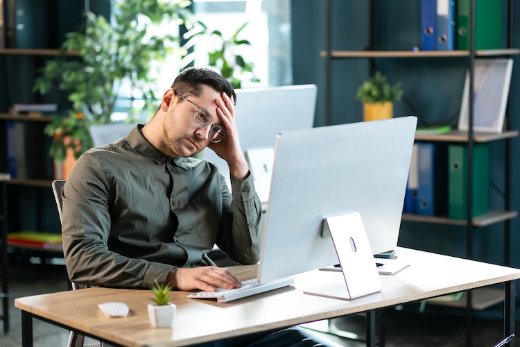 Accountant stressed because he doesn't have professional indemnity insurance